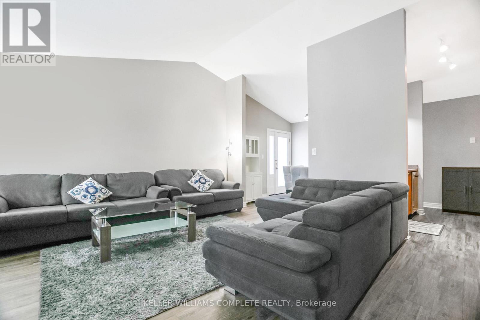 378b Glendale Avenue, St. Catharines, Ontario  L2T 1C2 - Photo 3 - X12854638