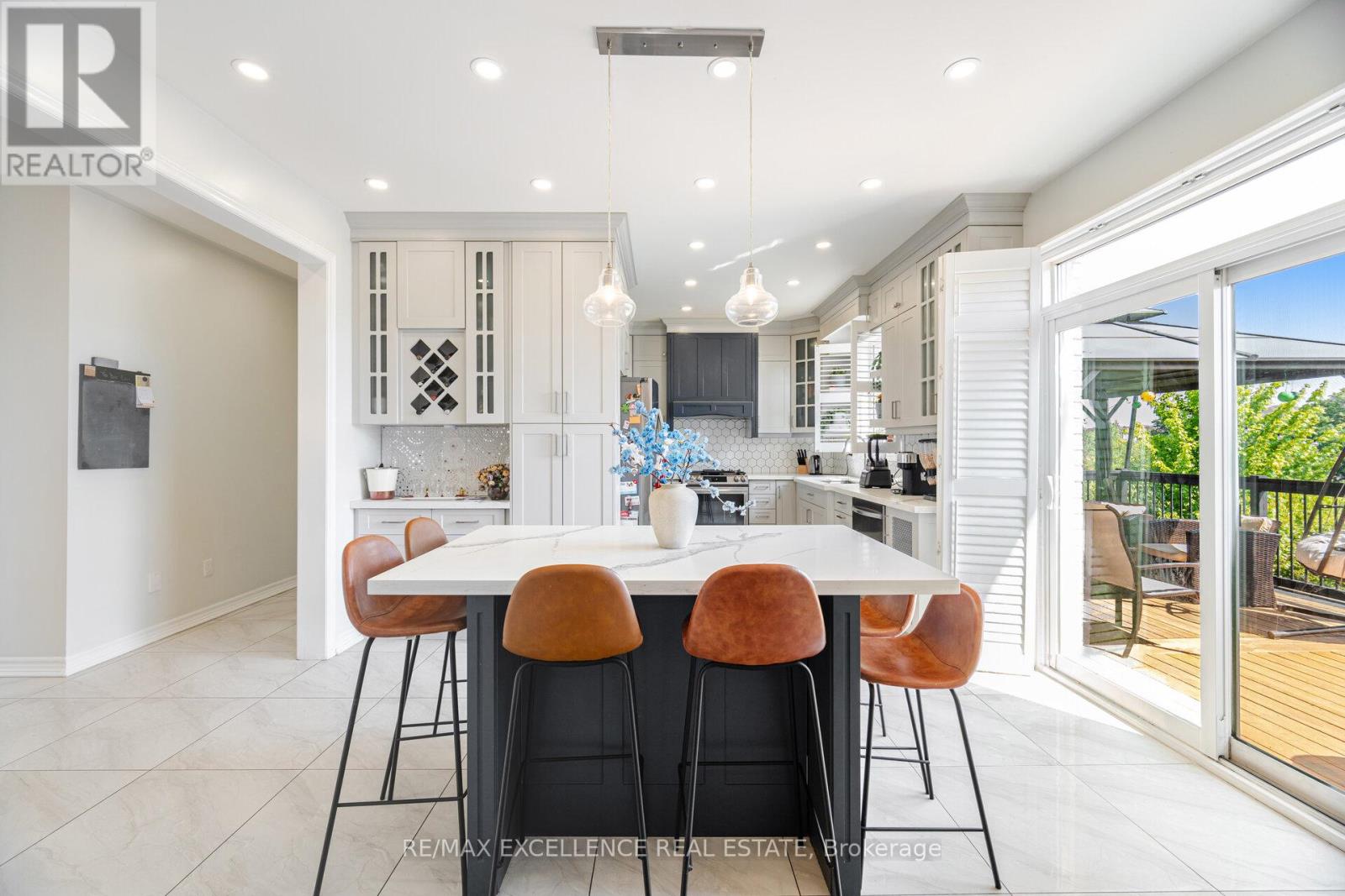 73 Gardenbrooke Trail, Brampton, Ontario  L6P 3J3 - Photo 15 - W12808292