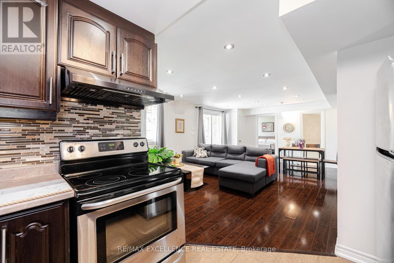 73 Gardenbrooke Trail, Brampton, Ontario  L6P 3J3 - Photo 42 - W12808292