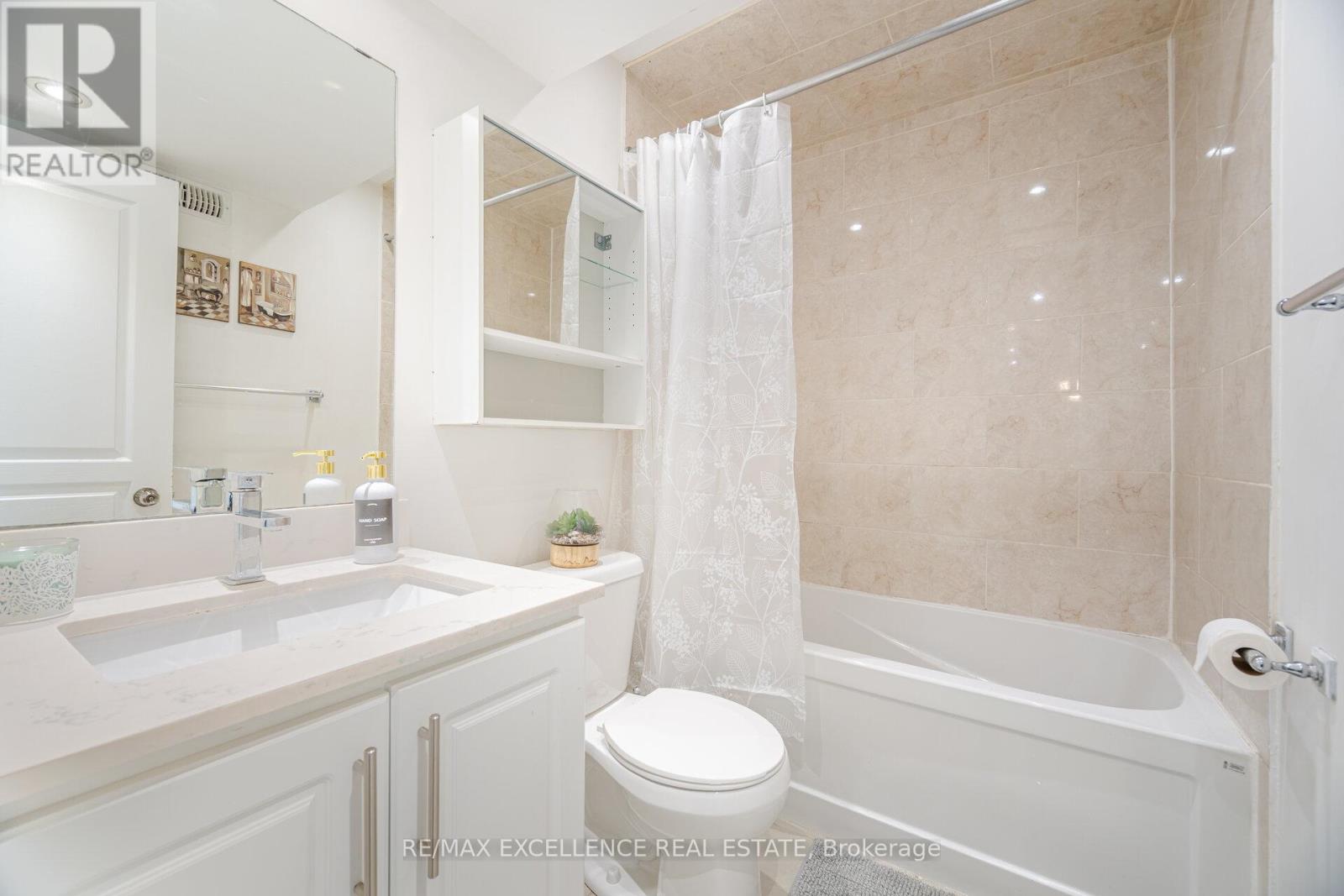 73 Gardenbrooke Trail, Brampton, Ontario  L6P 3J3 - Photo 45 - W12808292