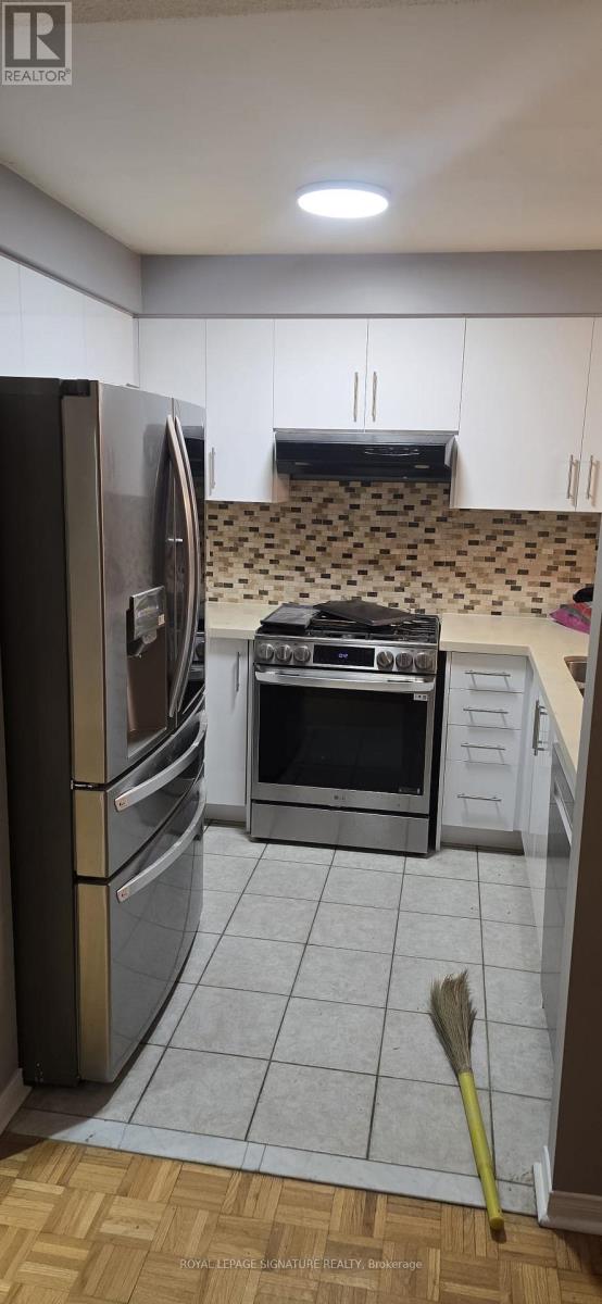 3816 Foxborough Trail, Mississauga, Ontario  L5N 7W4 - Photo 7 - W12851012