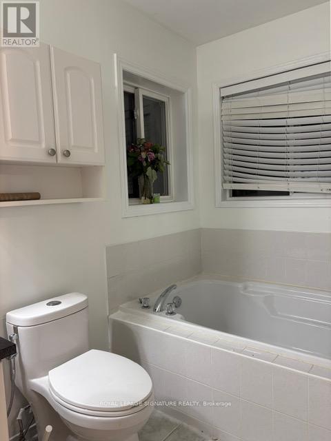 3816 Foxborough Trail, Mississauga, Ontario  L5N 7W4 - Photo 15 - W12851012