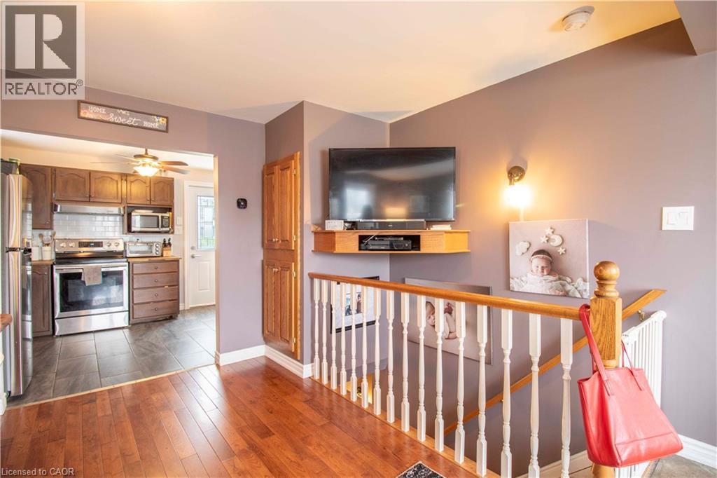 21 Fife Street W, Caledonia, Ontario  N3W 1J1 - Photo 9 - 40810261