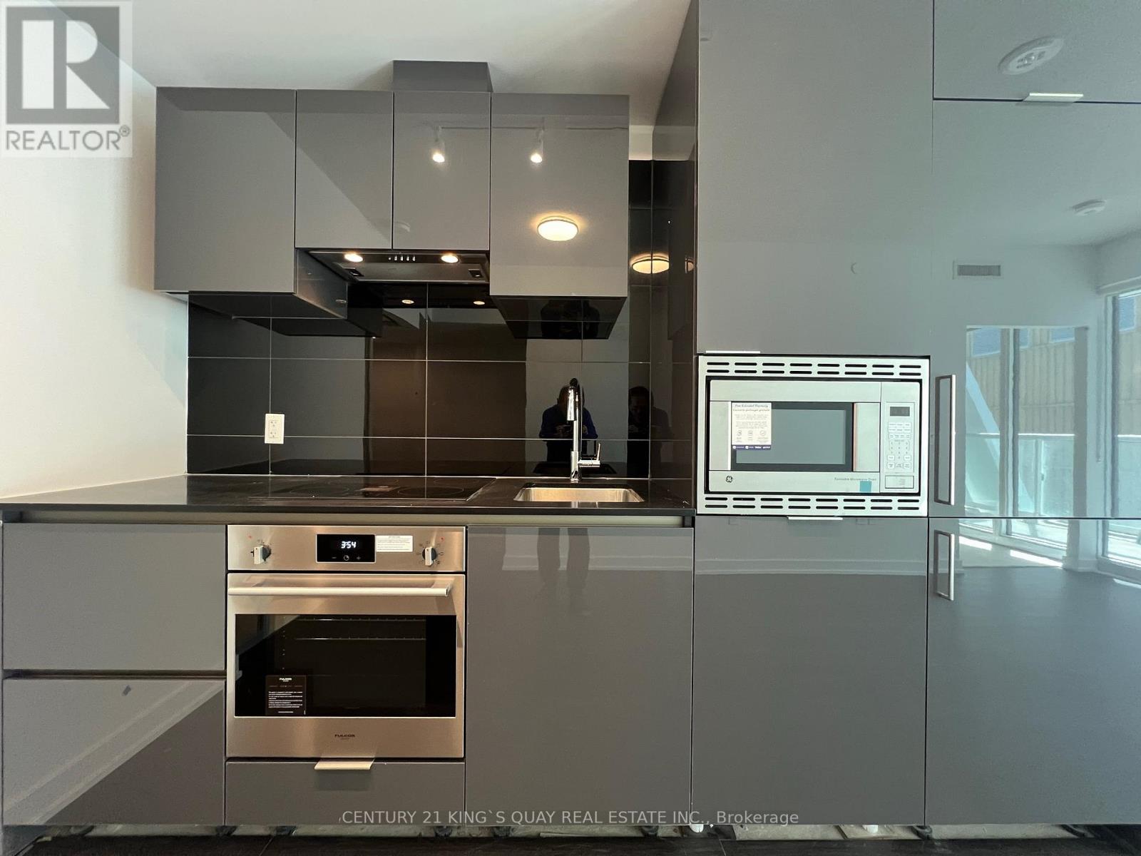 929 - 230 SIMCOE STREET, Toronto, Ontario