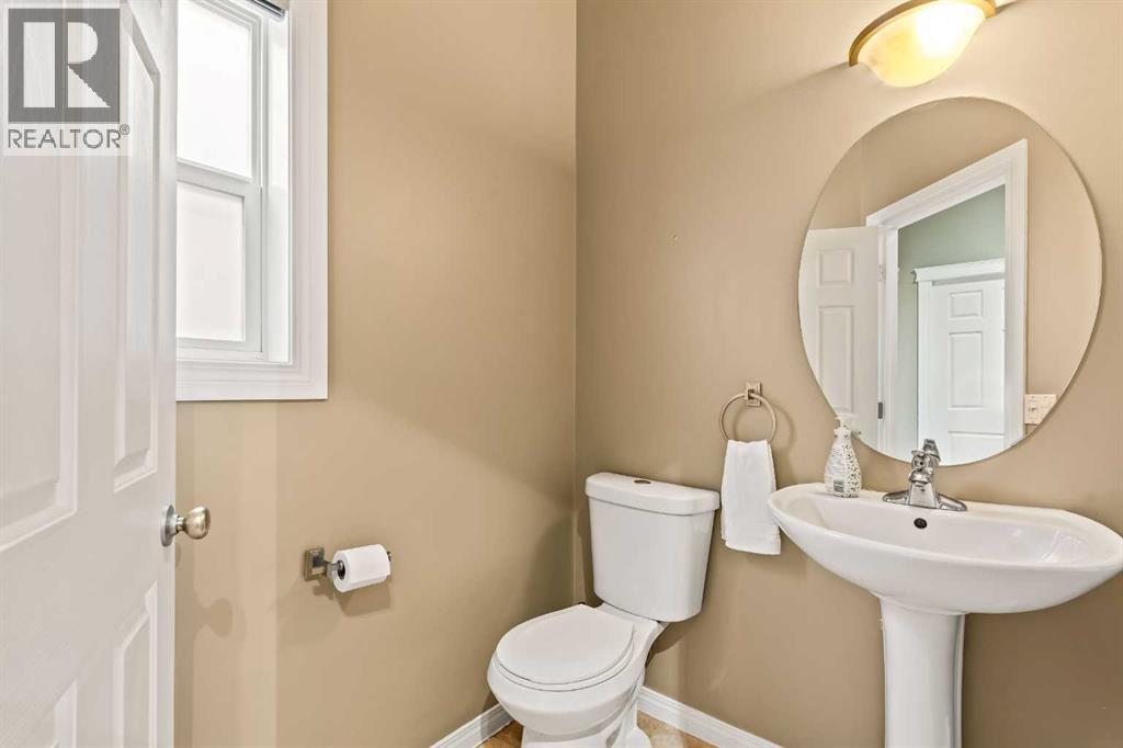 1560 Strathcona Drive Sw, Calgary, Alberta  T3H 4R8 - Photo 23 - A2290403