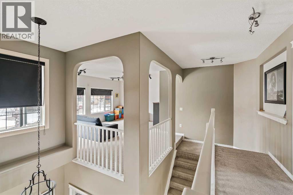 1560 Strathcona Drive Sw, Calgary, Alberta  T3H 4R8 - Photo 25 - A2290403