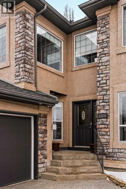 1560 Strathcona Drive Sw, Calgary, Alberta  T3H 4R8 - Photo 2 - A2290403