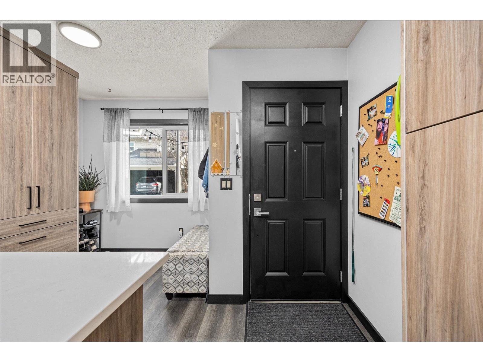 2055 Ethel Street Unit# 15, Kelowna, British Columbia  V1Y 2Z6 - Photo 2 - 10378159