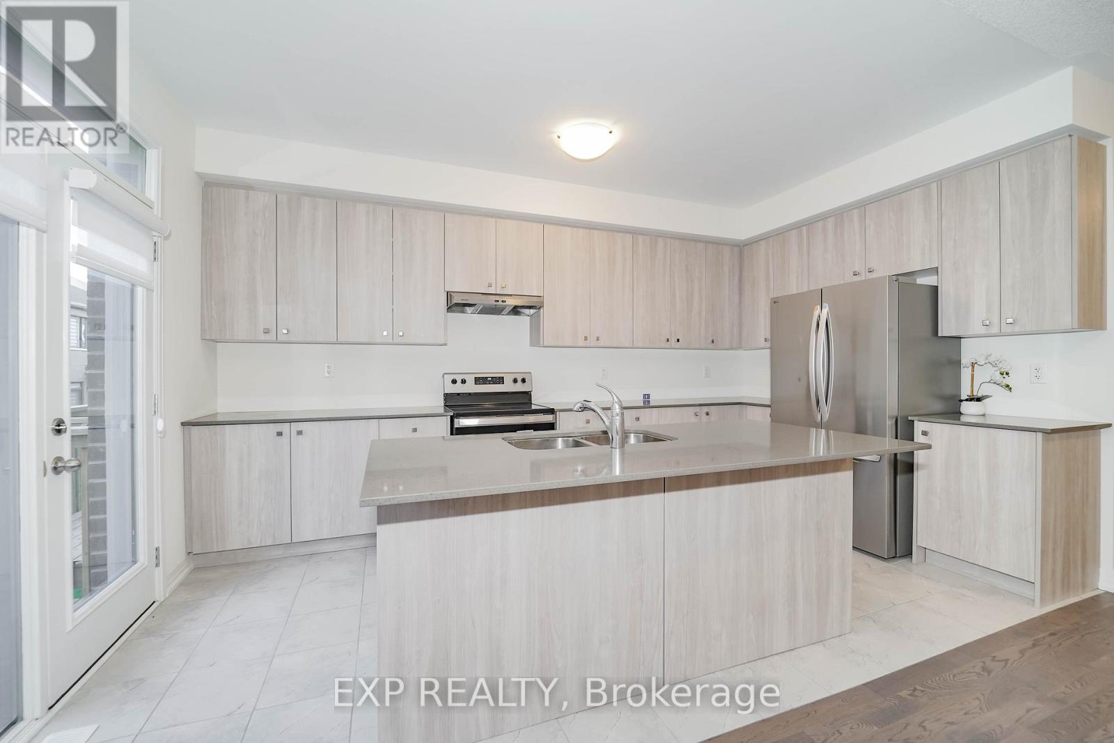 1033 Pisces Trail, Pickering, Ontario  L1X 0P7 - Photo 8 - E12854504