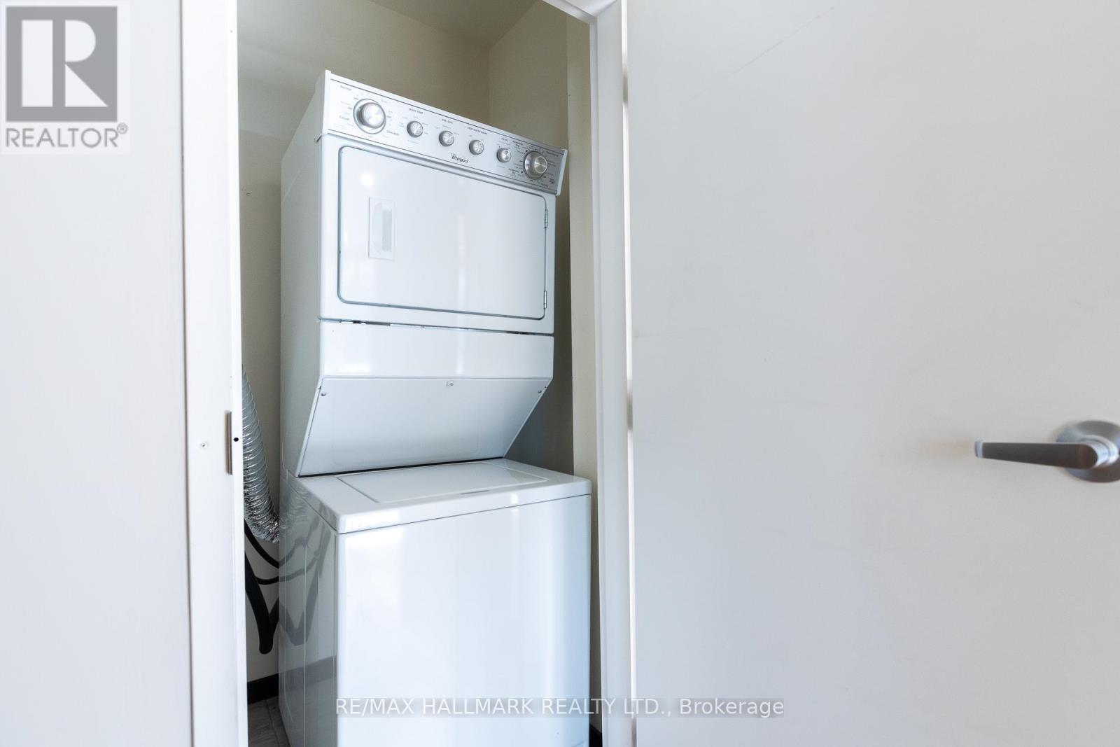 1b - 2277 Queen Street E, Toronto, Ontario  M4E 1G5 - Photo 12 - E12854634