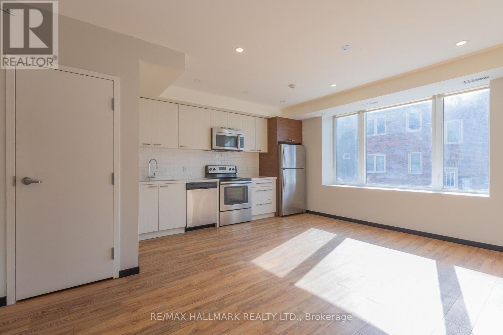 1b - 2277 Queen Street E, Toronto, Ontario  M4E 1G5 - Photo 2 - E12854634