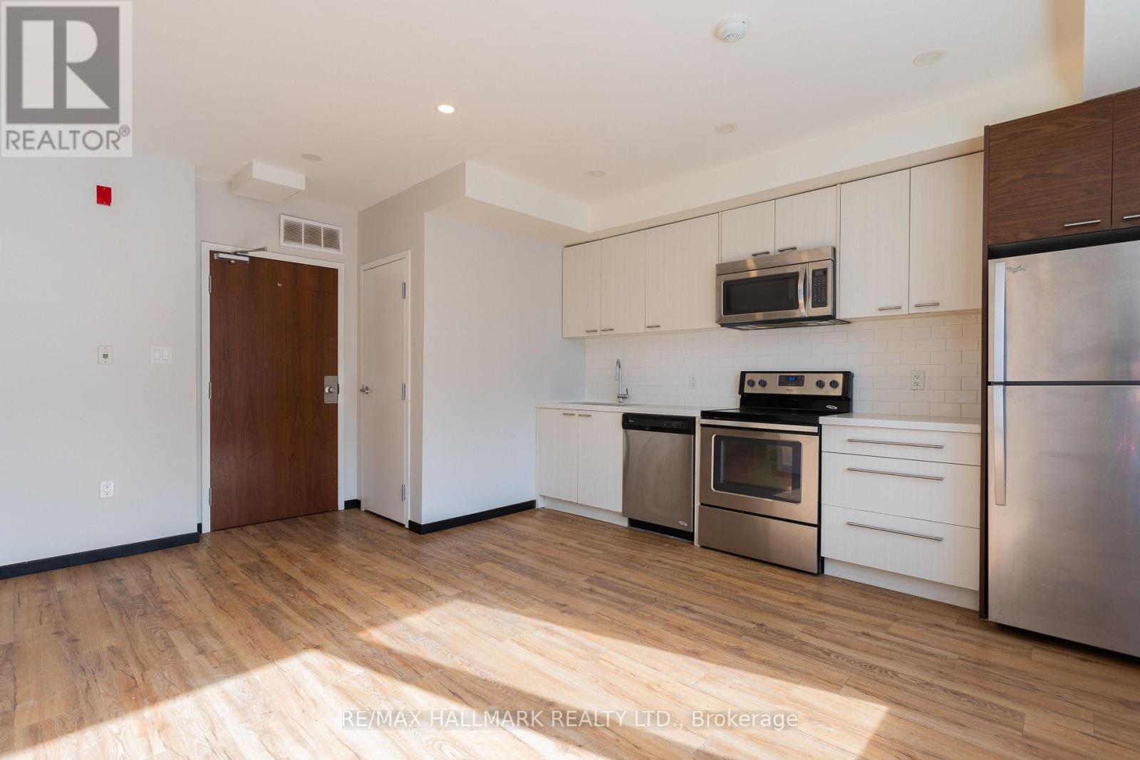 1b - 2277 Queen Street E, Toronto, Ontario  M4E 1G5 - Photo 5 - E12854634