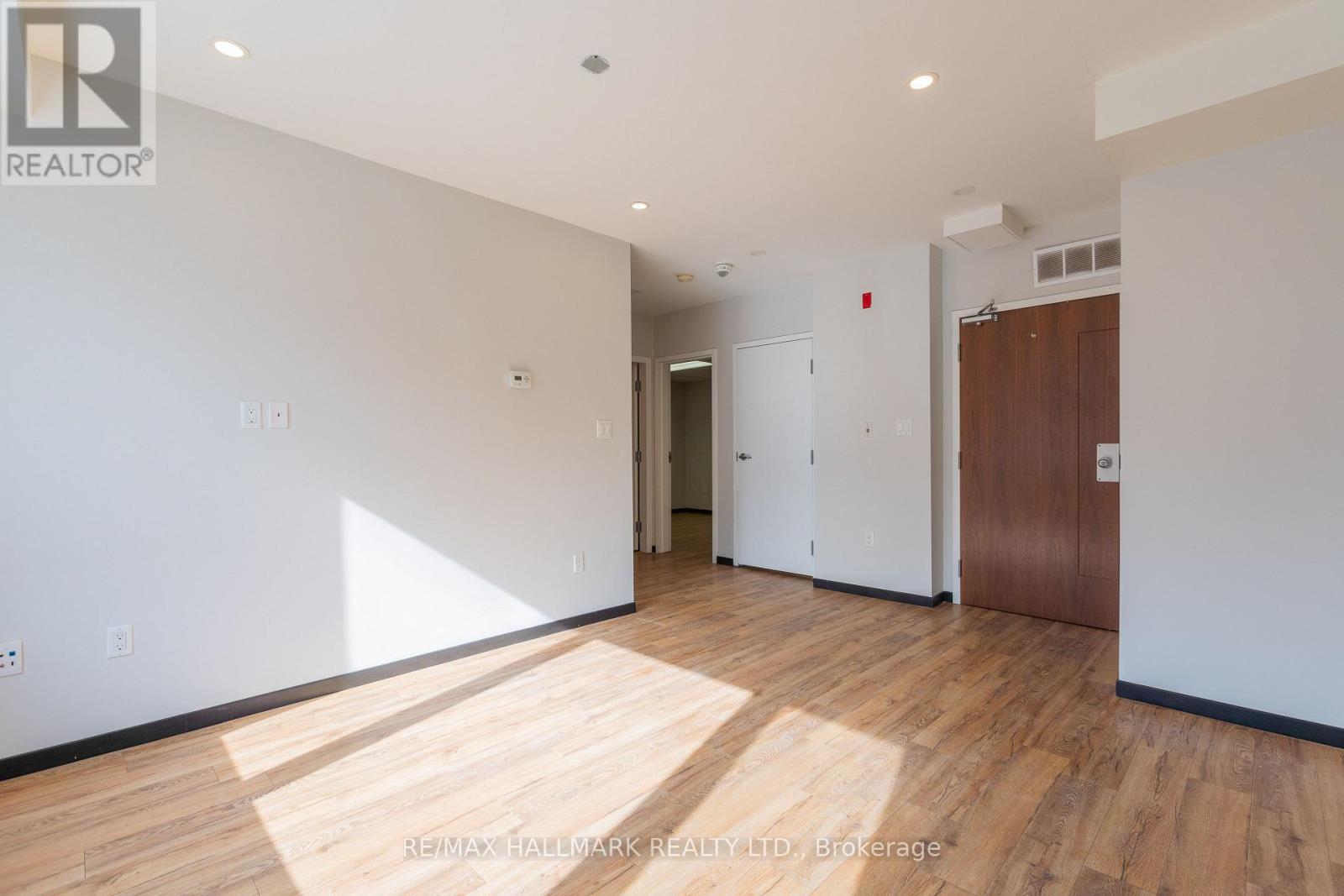 1b - 2277 Queen Street E, Toronto, Ontario  M4E 1G5 - Photo 6 - E12854634