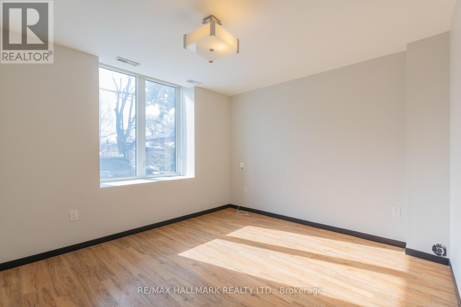 1b - 2277 Queen Street E, Toronto, Ontario  M4E 1G5 - Photo 7 - E12854634