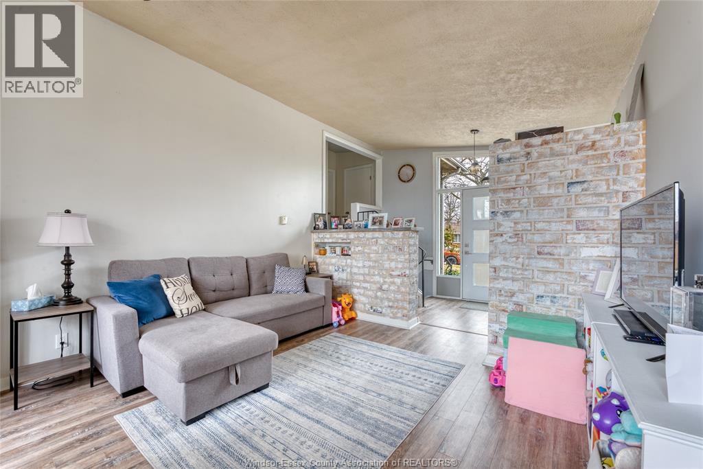 32 Melrose Avenue, Leamington, Ontario  N8H 2J2 - Photo 7 - 26004746