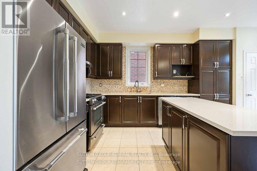 64 Evaridge Drive, Markham, Ontario  L6B 1H3 - Photo 6 - N12854526