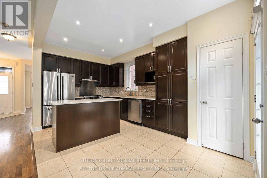 64 Evaridge Drive, Markham, Ontario  L6B 1H3 - Photo 7 - N12854526