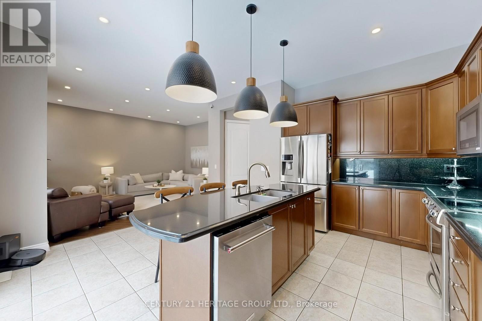 20 Altus Park Drive, Vaughan (Patterson), Ontario  L6A 0Z5 - Photo 11 - N12854536