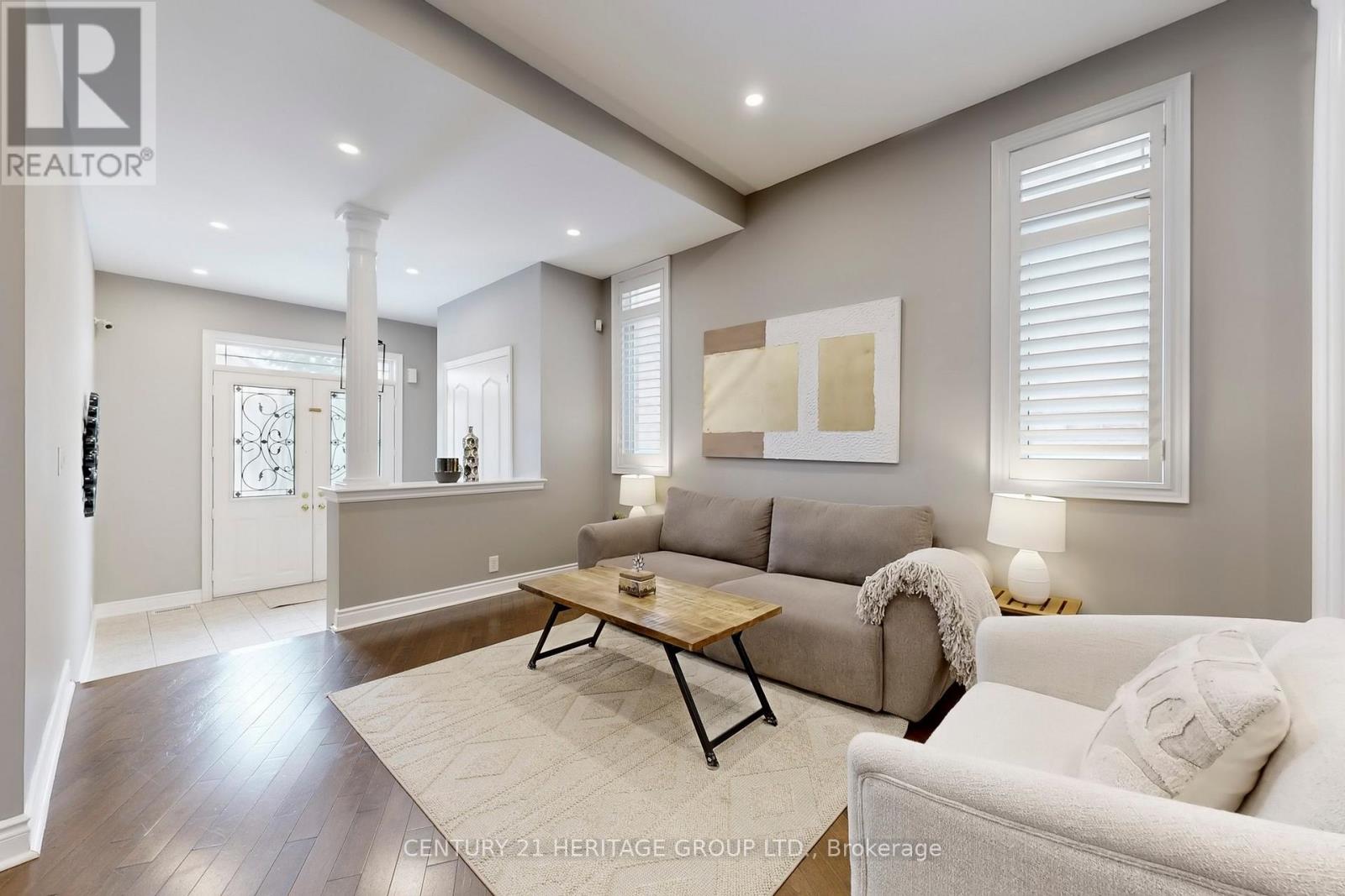 20 Altus Park Drive, Vaughan (Patterson), Ontario  L6A 0Z5 - Photo 2 - N12854536