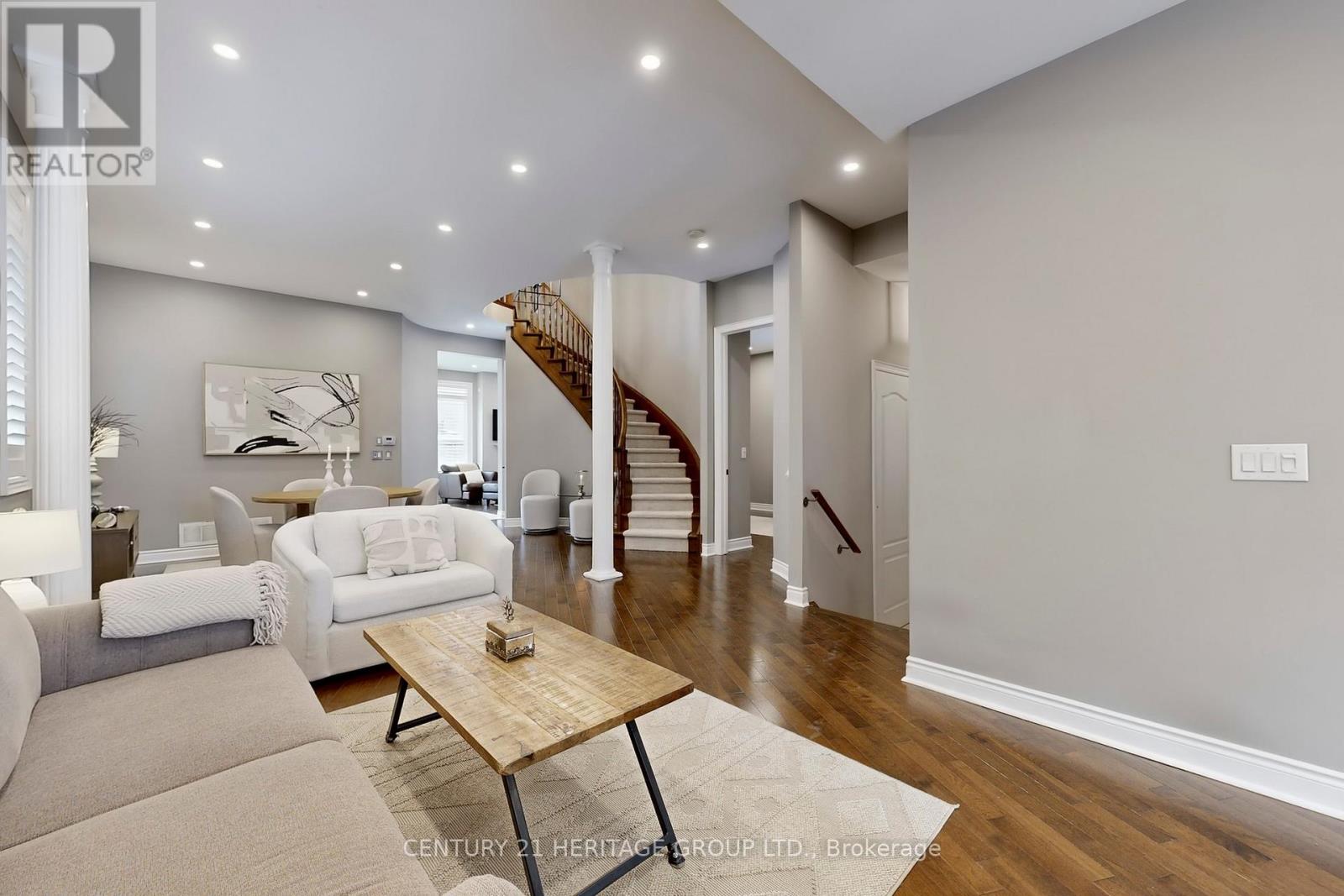 20 Altus Park Drive, Vaughan (Patterson), Ontario  L6A 0Z5 - Photo 3 - N12854536