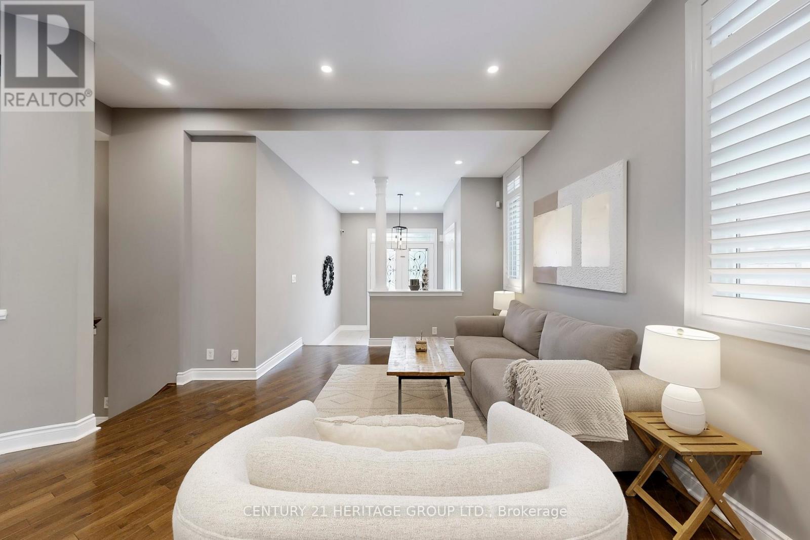 20 Altus Park Drive, Vaughan (Patterson), Ontario  L6A 0Z5 - Photo 4 - N12854536