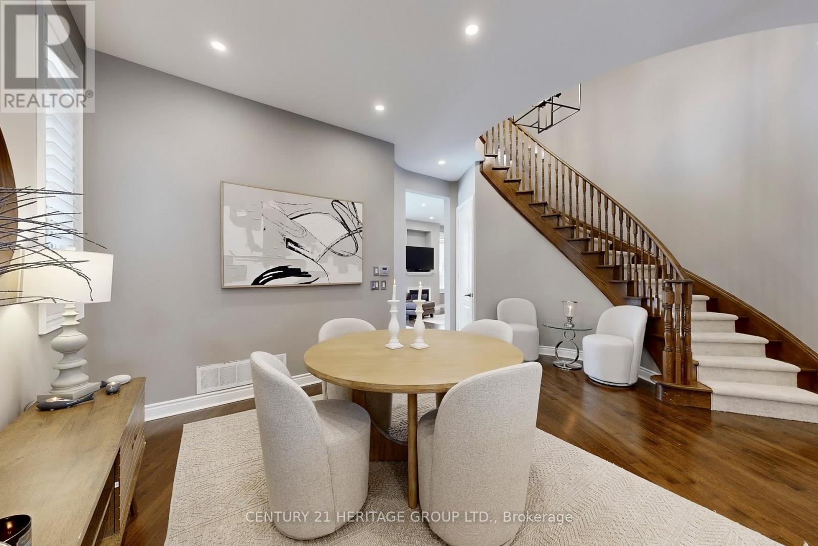 20 Altus Park Drive, Vaughan (Patterson), Ontario  L6A 0Z5 - Photo 6 - N12854536