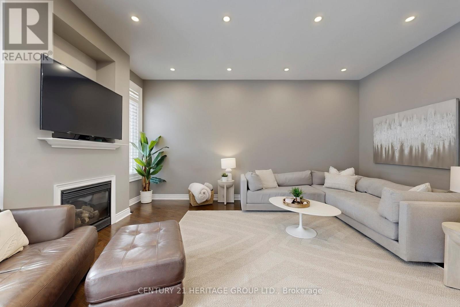 20 Altus Park Drive, Vaughan (Patterson), Ontario  L6A 0Z5 - Photo 7 - N12854536