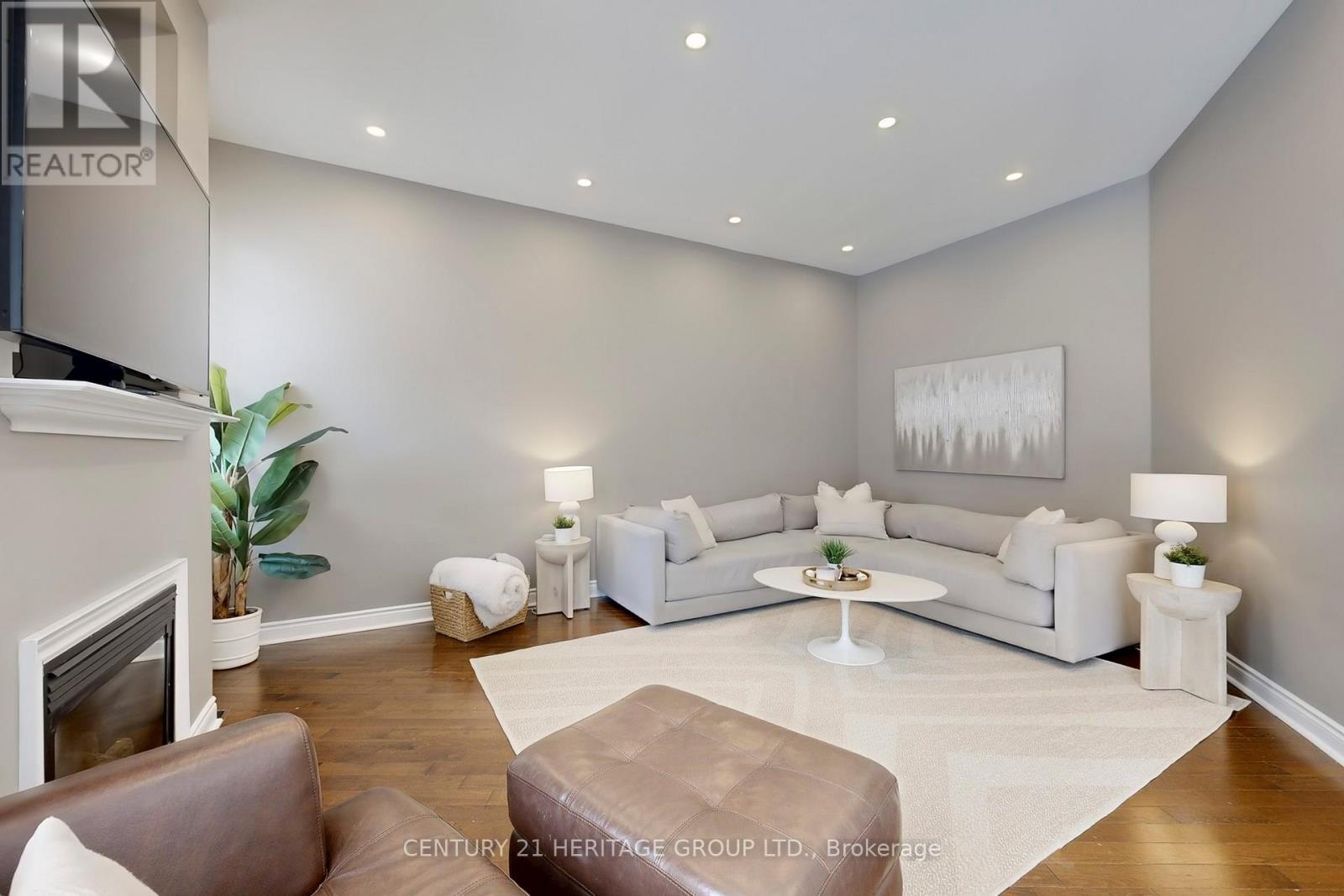 20 Altus Park Drive, Vaughan (Patterson), Ontario  L6A 0Z5 - Photo 9 - N12854536