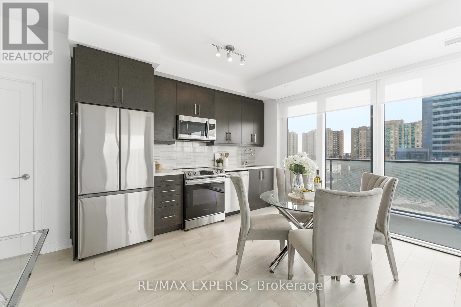 307 - 105 Oneida Crescent, Richmond Hill (Langstaff), Ontario  L4B 0H6 - Photo 5 - N12854590