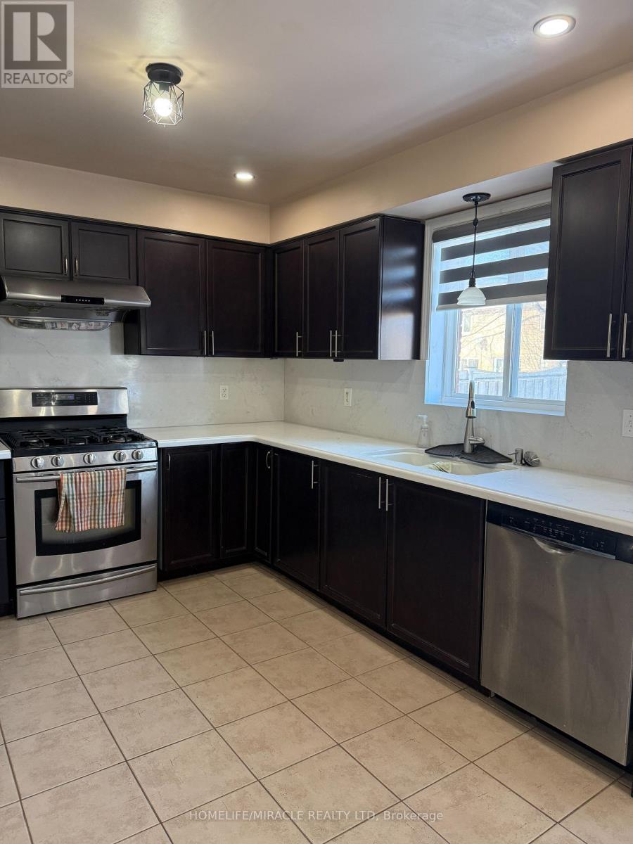 20 William Paddison Drive, Barrie (Georgian Drive), Ontario  L4M 0G3 - Photo 10 - S12854520