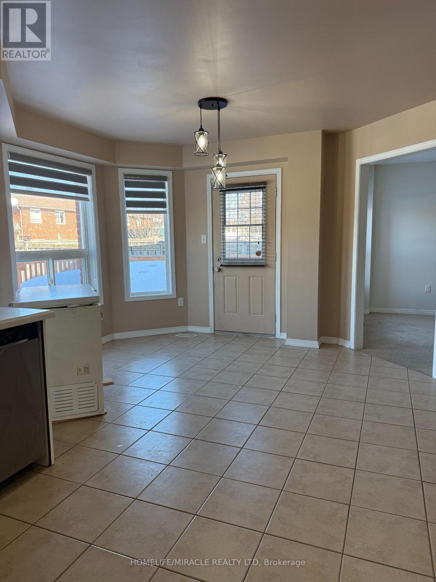 20 William Paddison Drive, Barrie (Georgian Drive), Ontario  L4M 0G3 - Photo 13 - S12854520