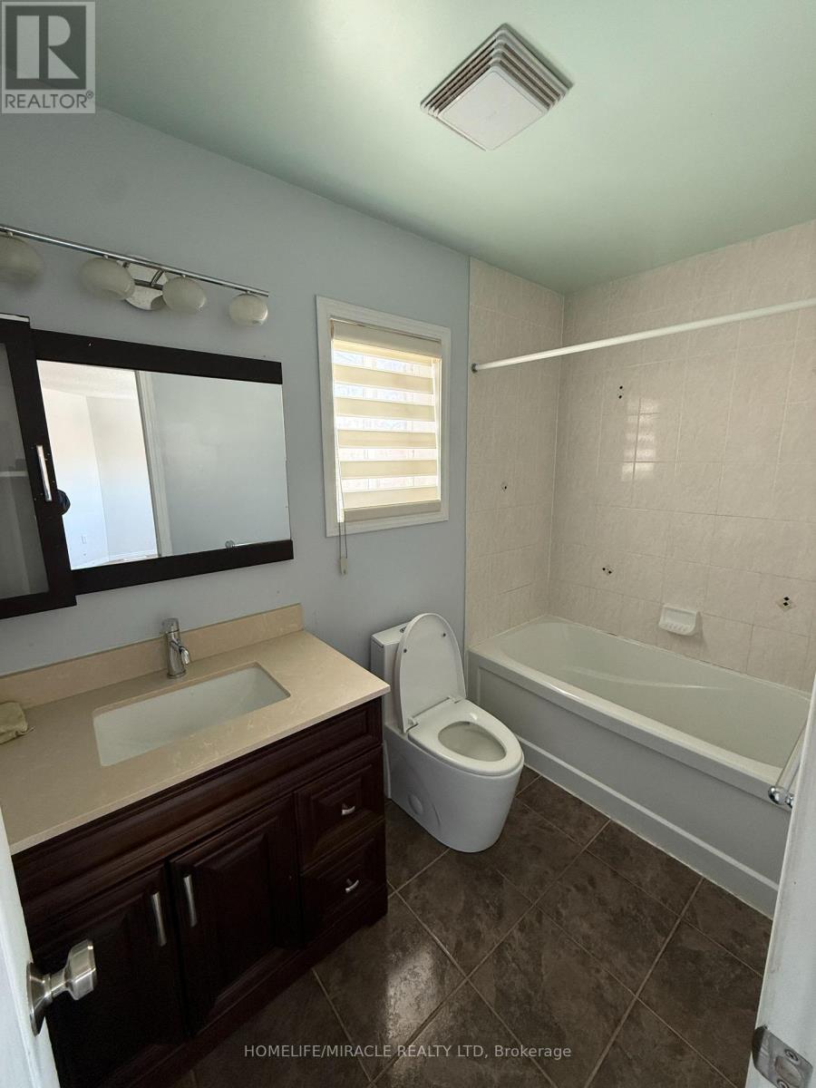 20 William Paddison Drive, Barrie (Georgian Drive), Ontario  L4M 0G3 - Photo 25 - S12854520