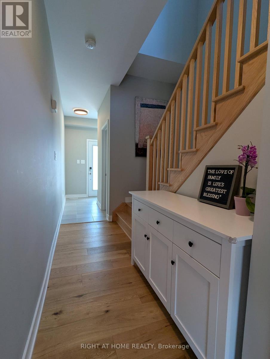 22 Westwood Avenue, Barrie (Painswick South), Ontario  L9J 0M6 - Photo 13 - S12854696