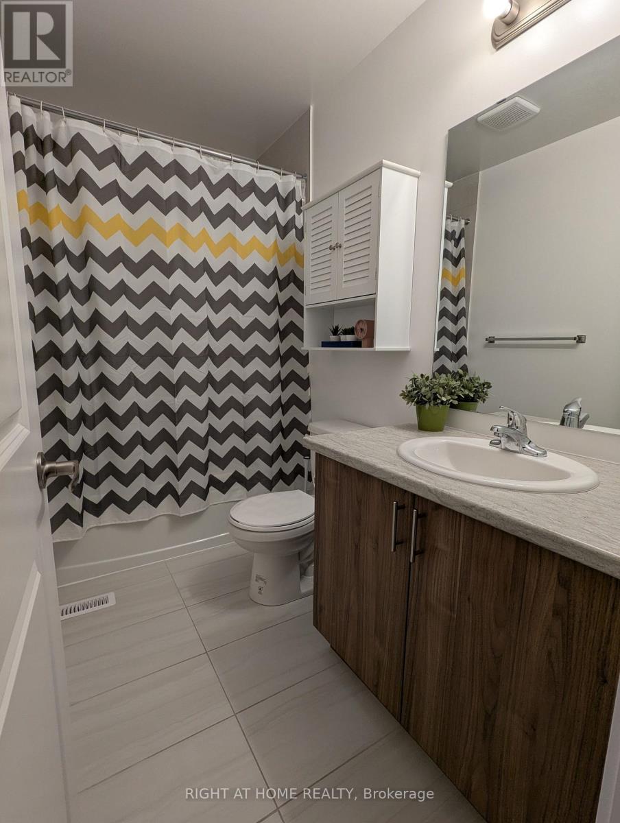 22 Westwood Avenue, Barrie (Painswick South), Ontario  L9J 0M6 - Photo 21 - S12854696