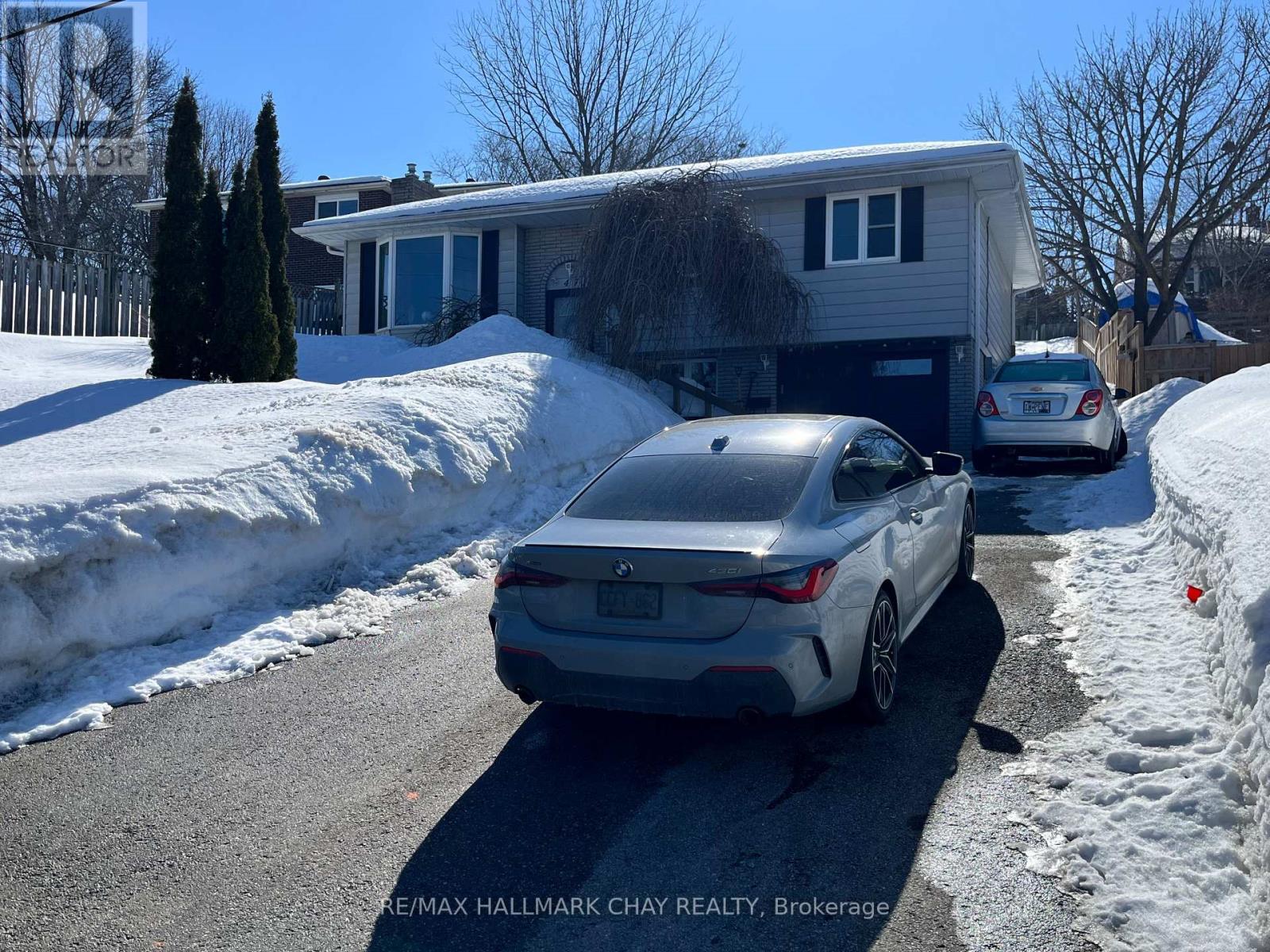 47 Baldwin Lane, Barrie, Ontario  L4N 2W2 - Photo 2 - S12854698