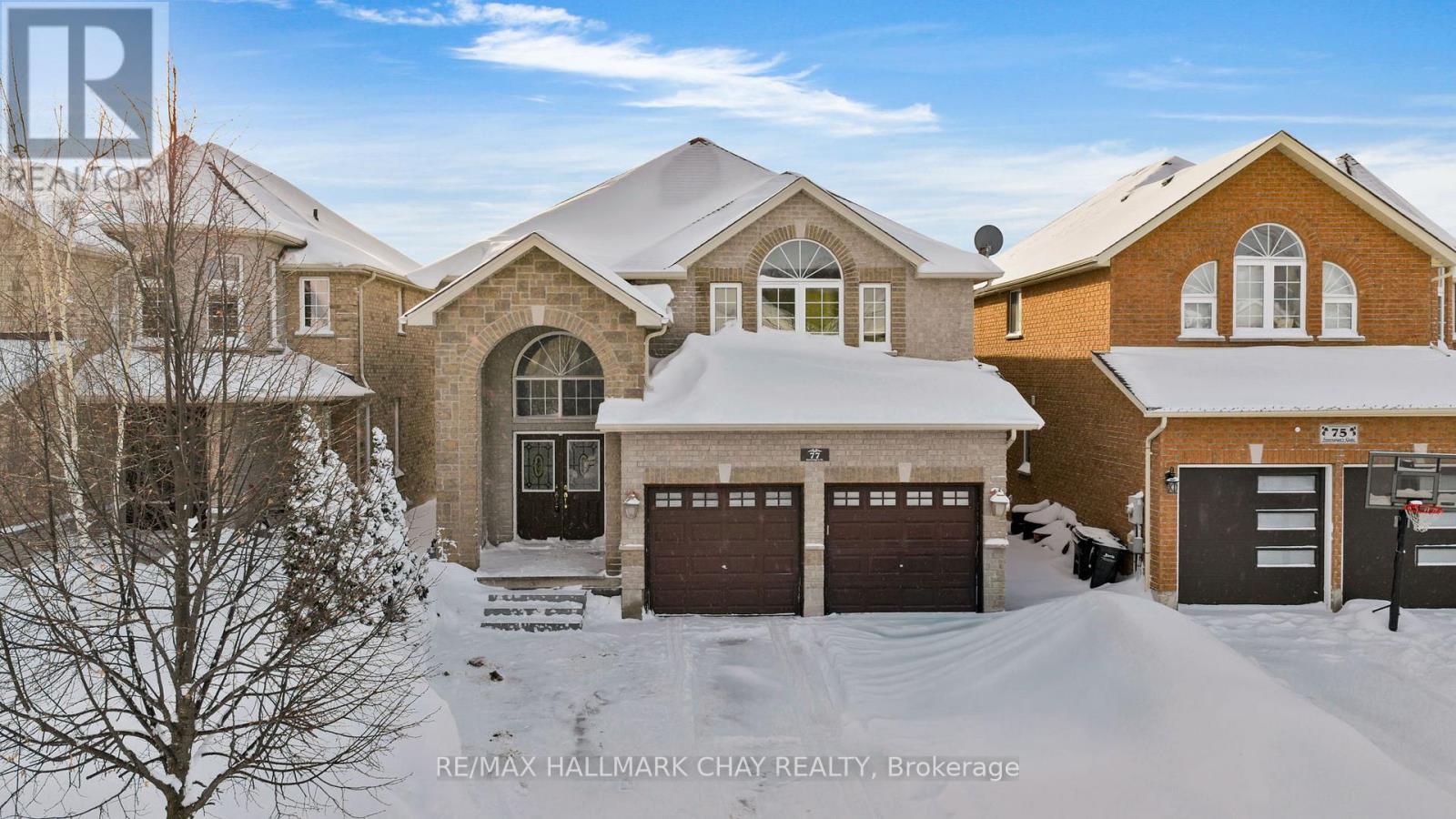 77 SOVEREIGN'S GATE, Barrie, Ontario