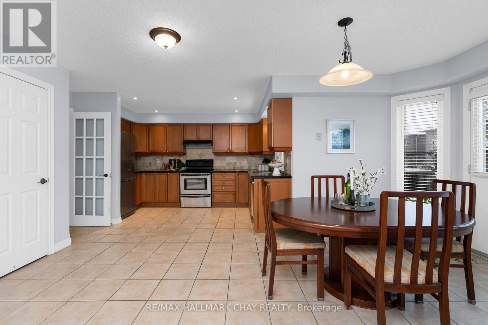 77 Sovereign's Gate, Barrie (Innis-Shore), Ontario  L4N 0Y9 - Photo 13 - S12854780