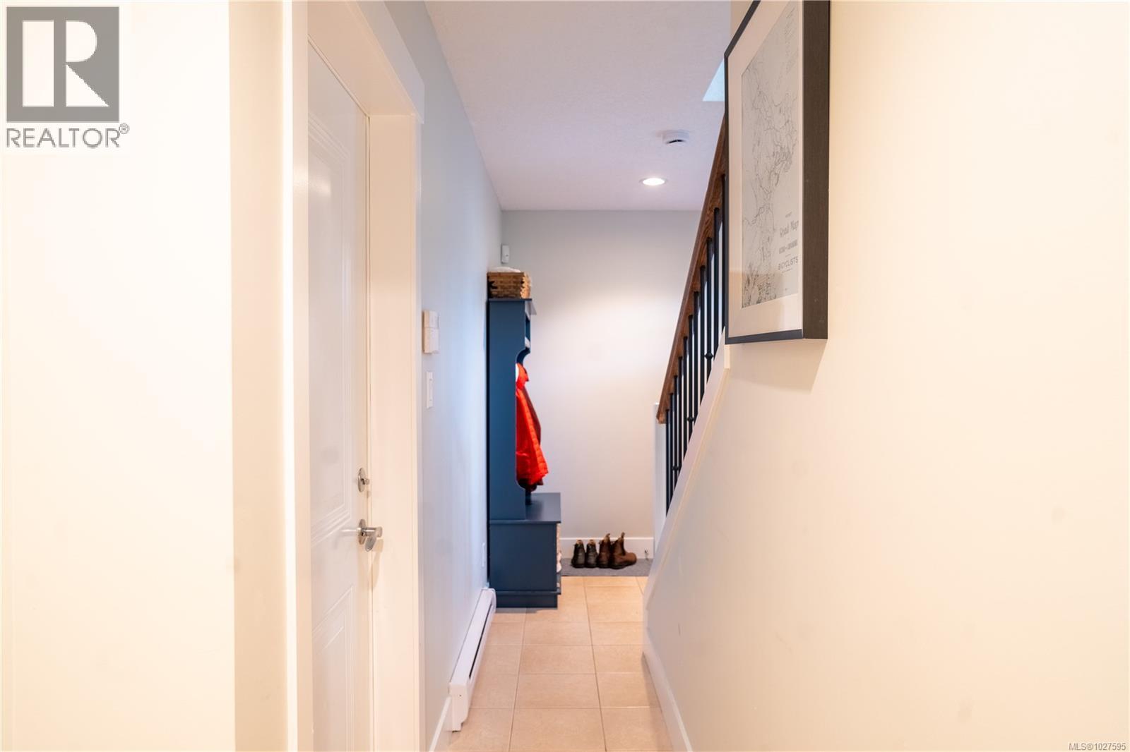 1 2918 Shelbourne St, Victoria, British Columbia  V8R 4M6 - Photo 11 - 1027595