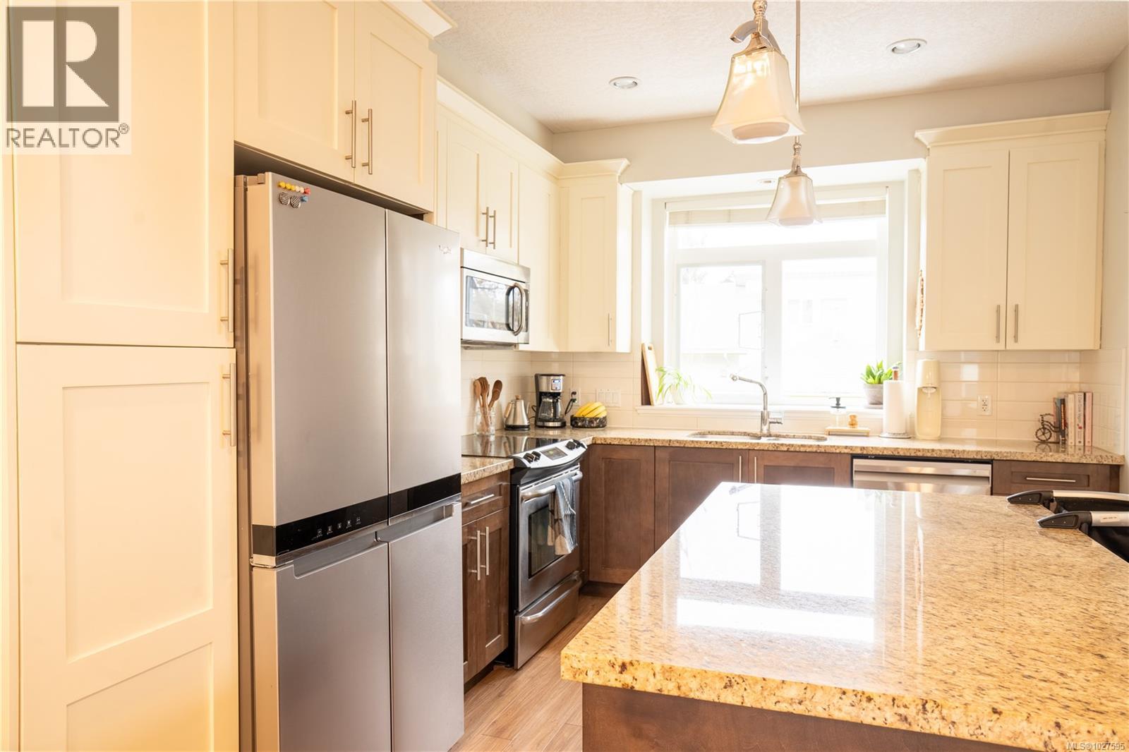 1 2918 Shelbourne St, Victoria, British Columbia  V8R 4M6 - Photo 19 - 1027595