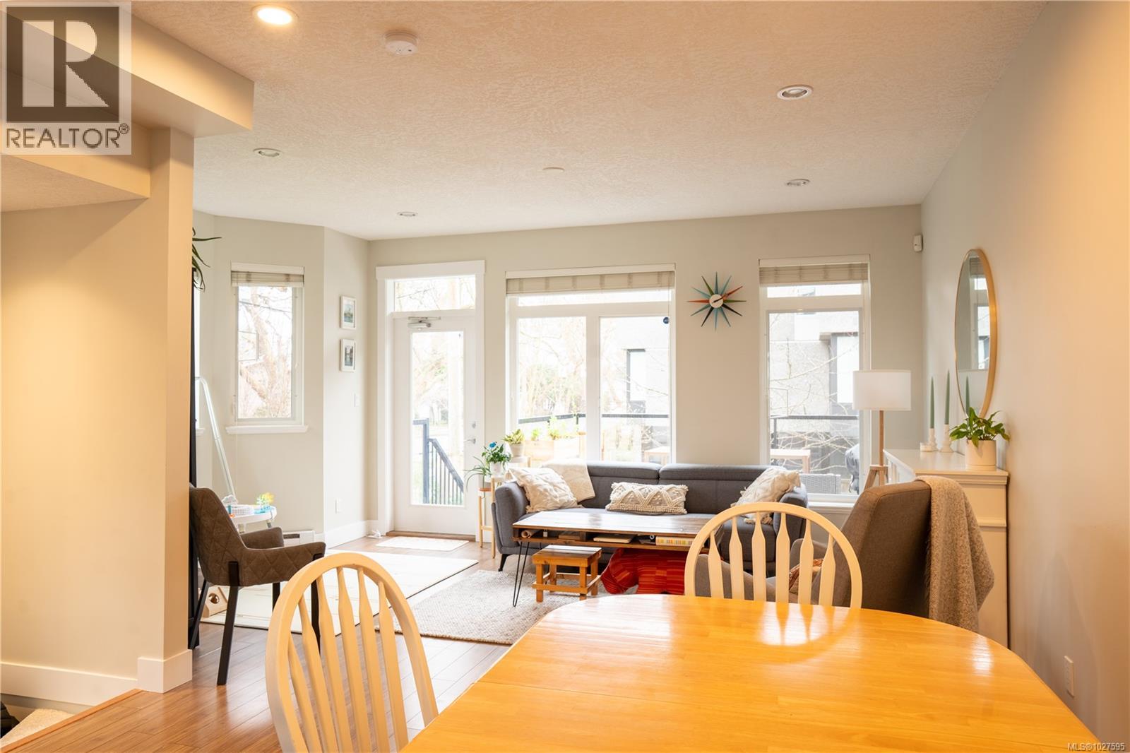 1 2918 Shelbourne St, Victoria, British Columbia  V8R 4M6 - Photo 22 - 1027595