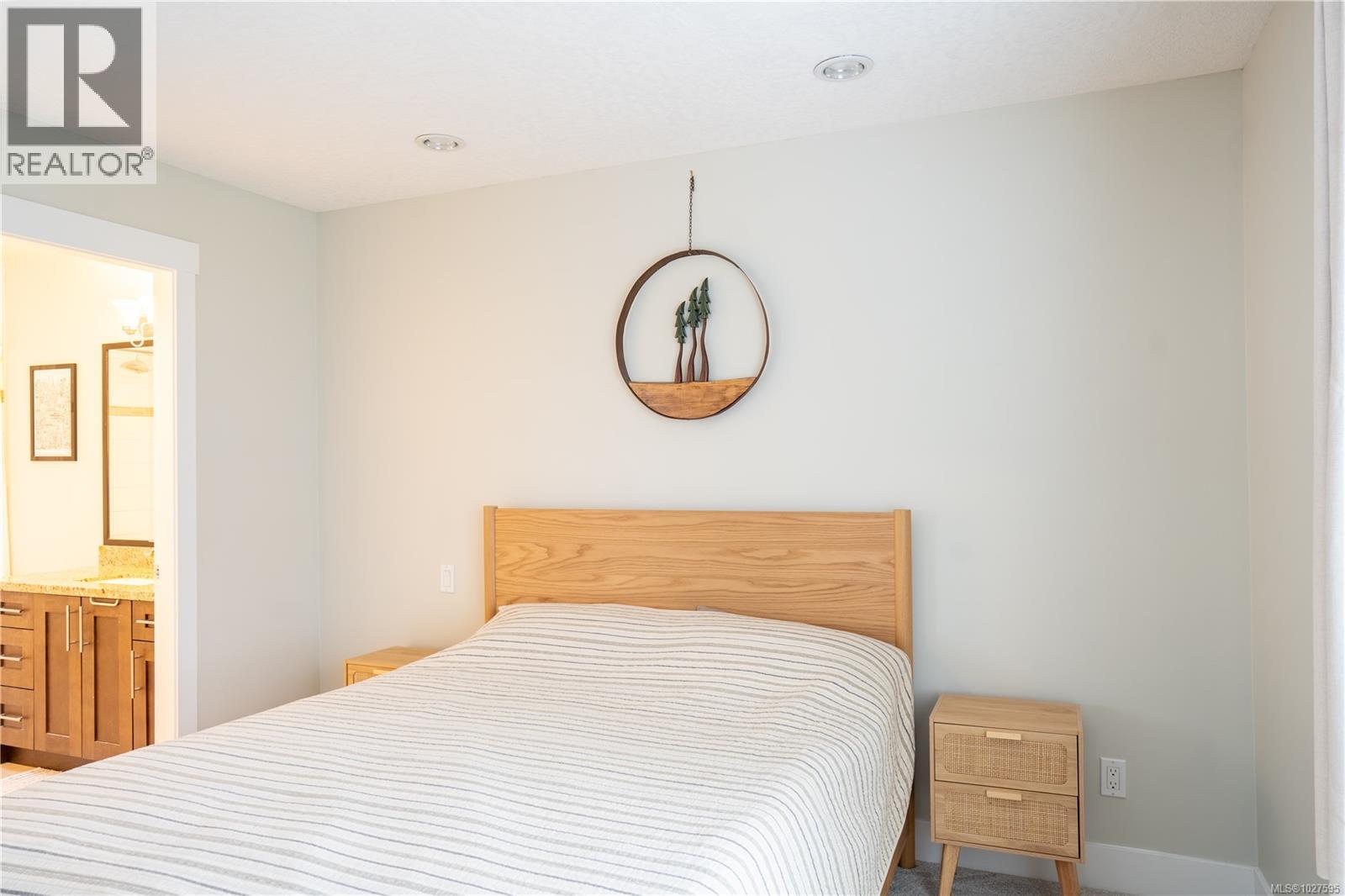 1 2918 Shelbourne St, Victoria, British Columbia  V8R 4M6 - Photo 36 - 1027595