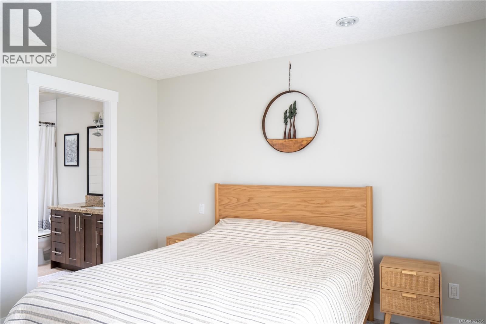 1 2918 Shelbourne St, Victoria, British Columbia  V8R 4M6 - Photo 37 - 1027595