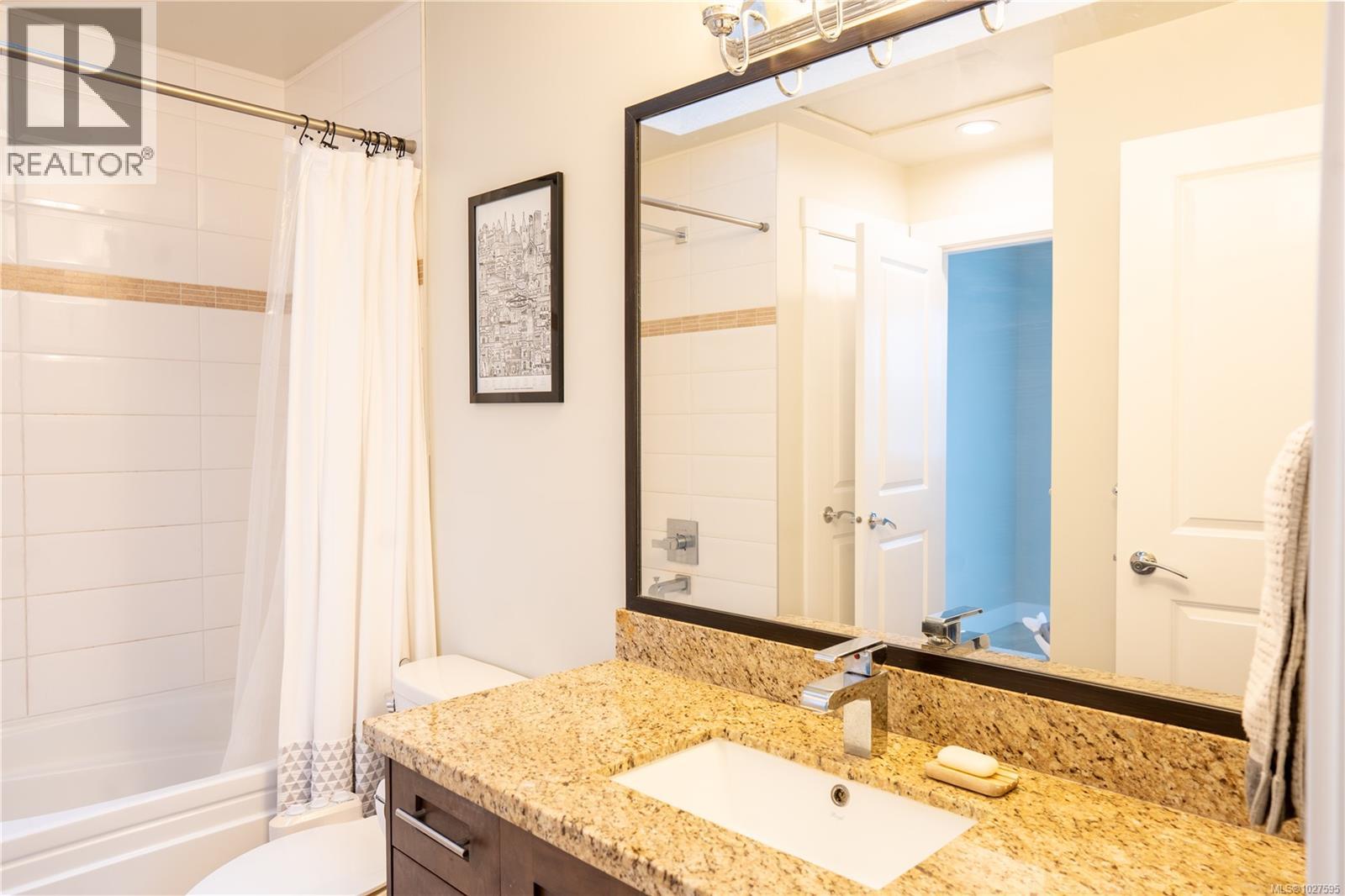 1 2918 Shelbourne St, Victoria, British Columbia  V8R 4M6 - Photo 43 - 1027595