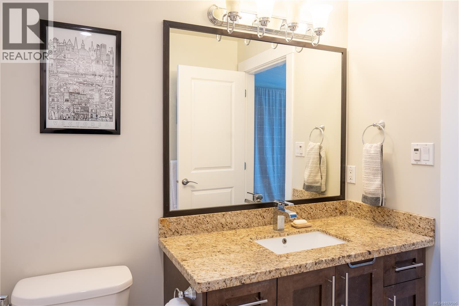 1 2918 Shelbourne St, Victoria, British Columbia  V8R 4M6 - Photo 45 - 1027595