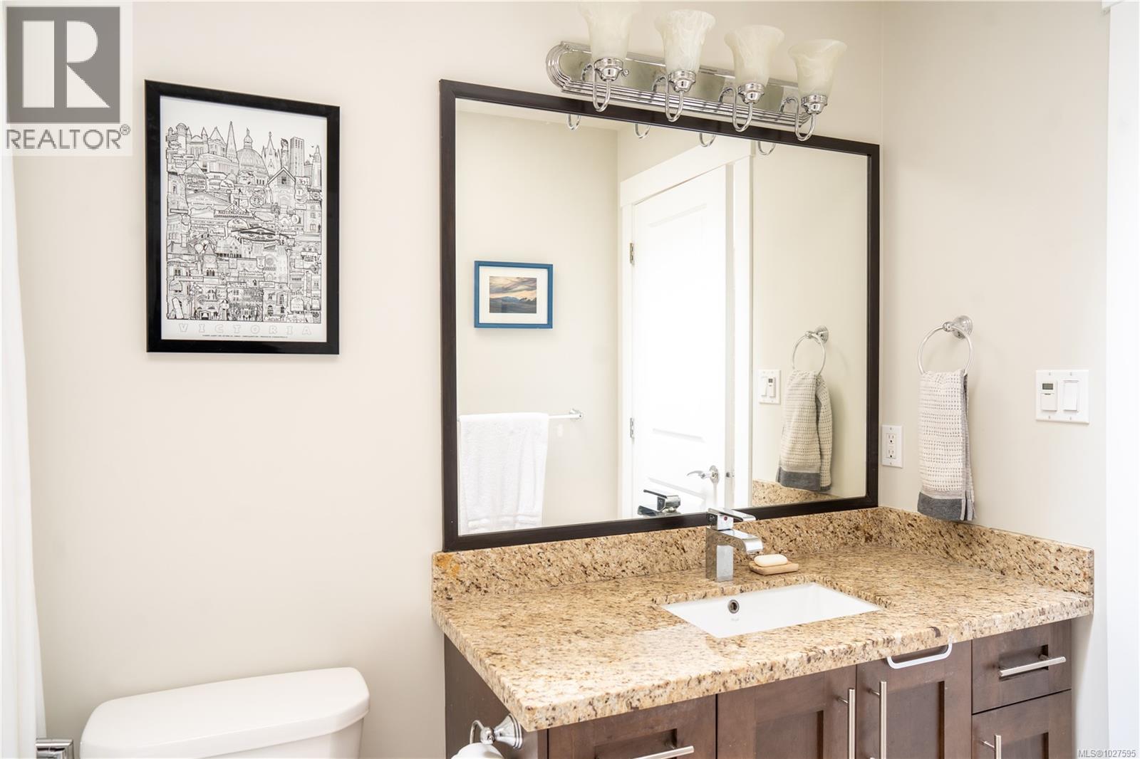 1 2918 Shelbourne St, Victoria, British Columbia  V8R 4M6 - Photo 46 - 1027595