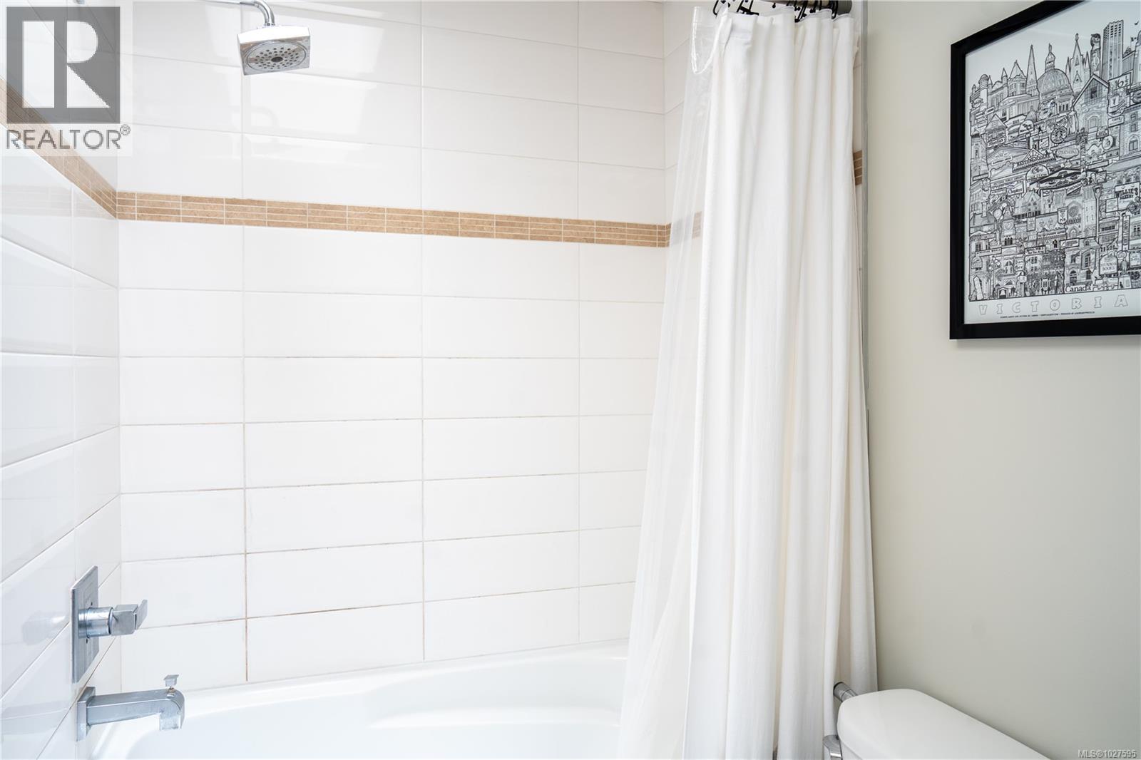 1 2918 Shelbourne St, Victoria, British Columbia  V8R 4M6 - Photo 47 - 1027595