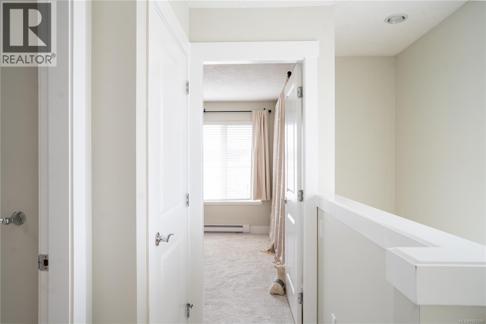 1 2918 Shelbourne St, Victoria, British Columbia  V8R 4M6 - Photo 48 - 1027595