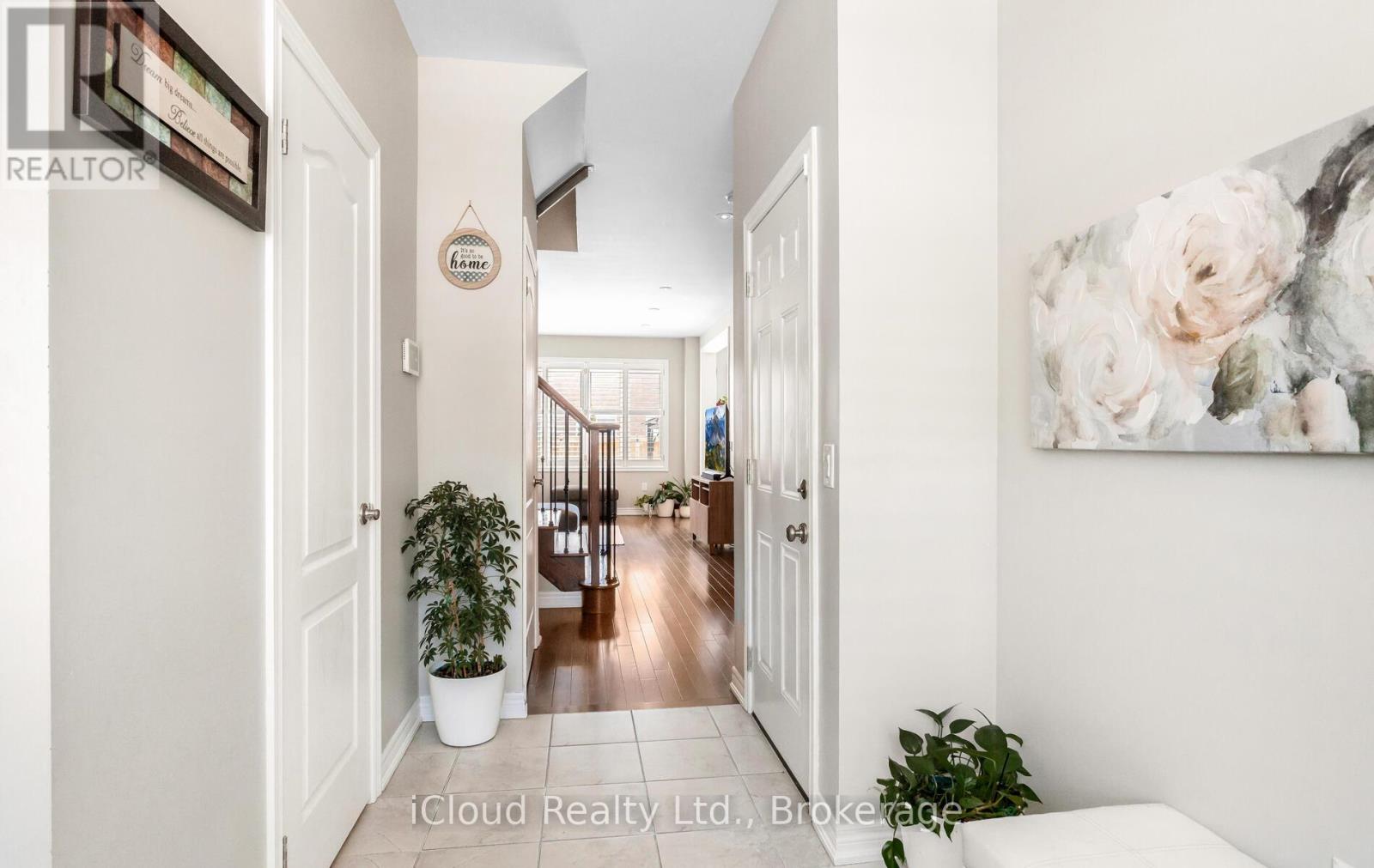 65 Stowmarket Street N, Caledon, Ontario  L7C 4B1 - Photo 6 - W12852838