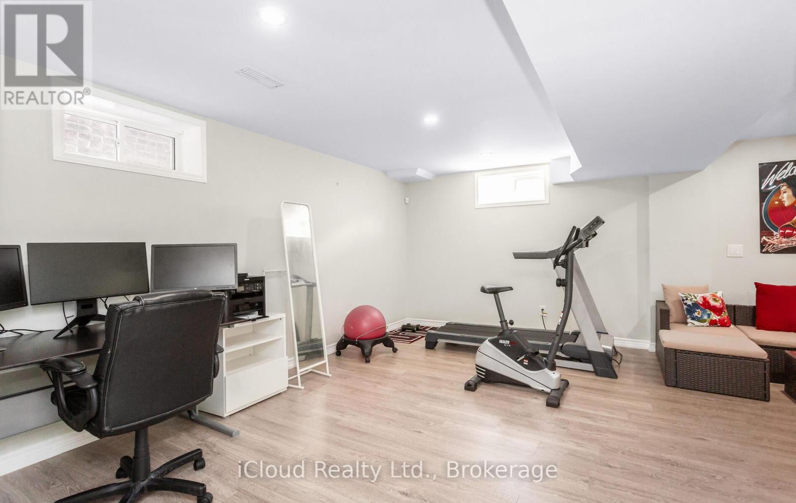 65 Stowmarket Street N, Caledon, Ontario  L7C 4B1 - Photo 32 - W12852838