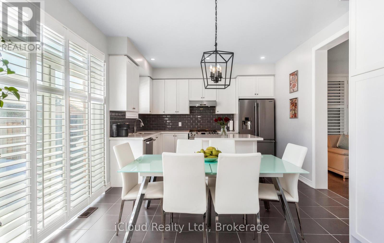 65 Stowmarket Street N, Caledon, Ontario  L7C 4B1 - Photo 13 - W12852838